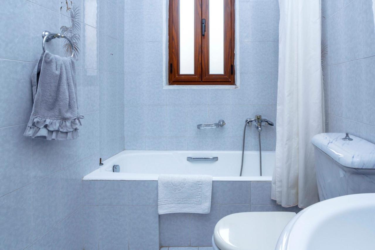 Villa Skiadeni Chalki Town Екстериор снимка